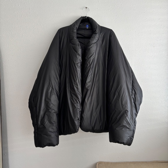 yeezy x gap round jacket black